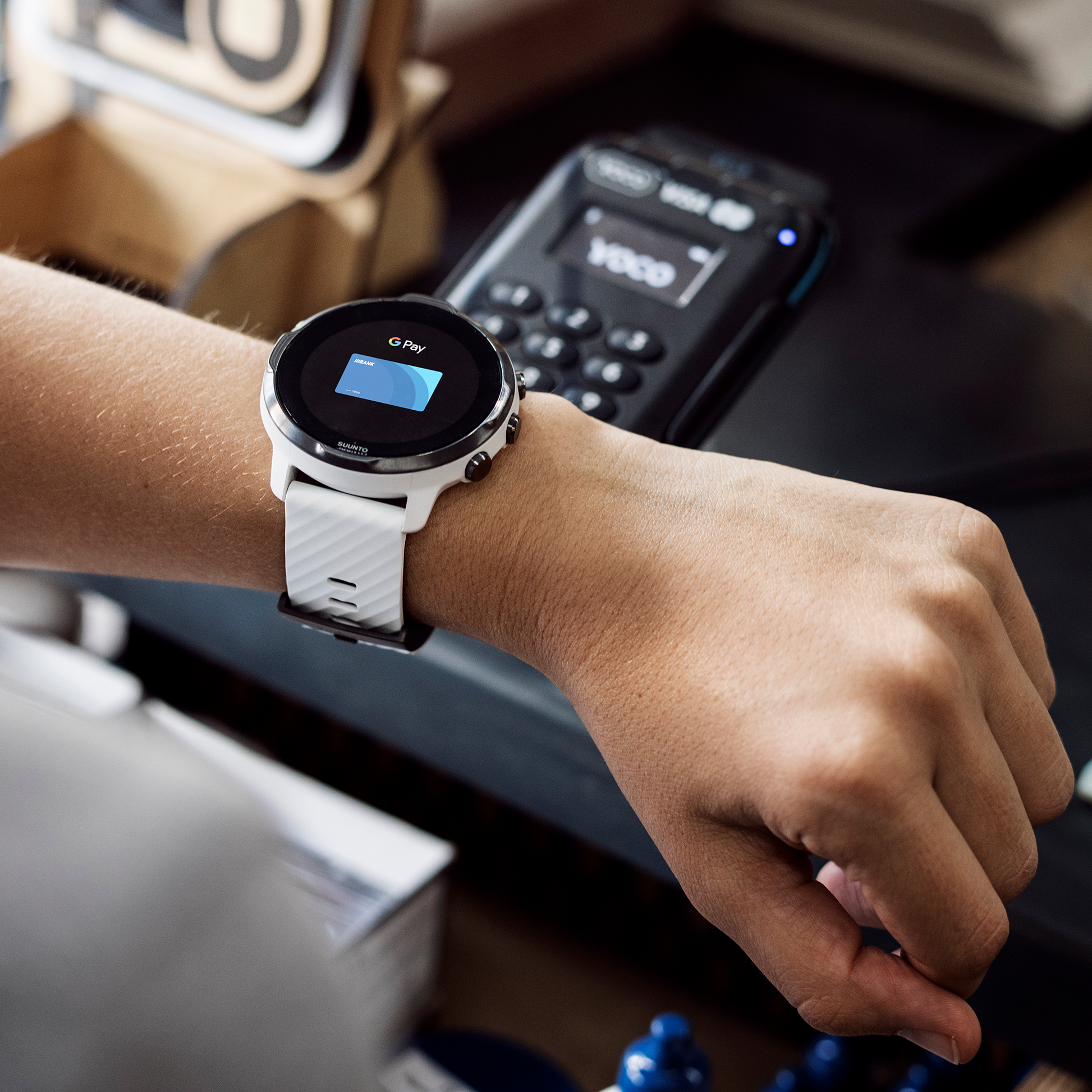 Suunto 7 White Burgundy GPS Smartwatch with Versatile Sports Suunto 7 White Burgundy GPS Smartwatch with Versatile Sports
